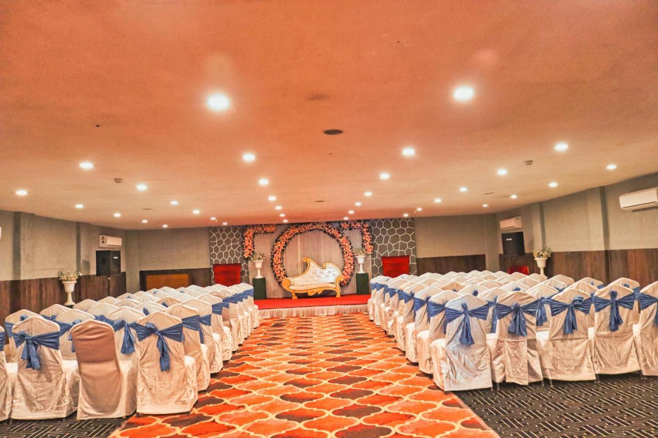 Hotel Clarks Collection Bhavnagar Buitenkant foto