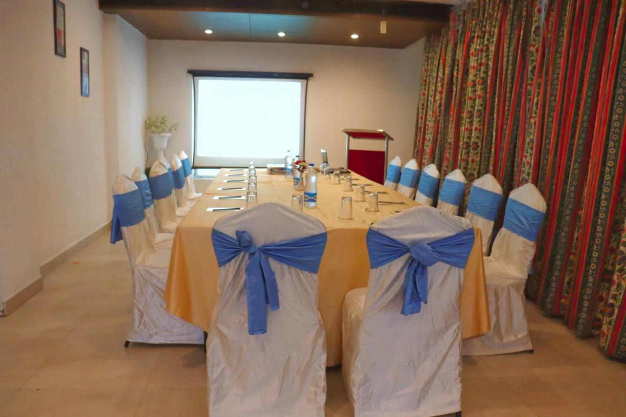 Hotel Clarks Collection Bhavnagar Buitenkant foto