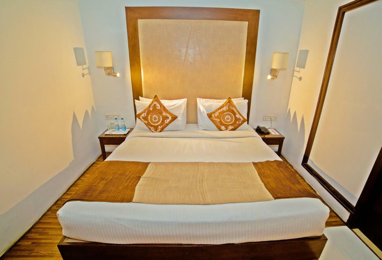 Hotel Clarks Collection Bhavnagar Buitenkant foto