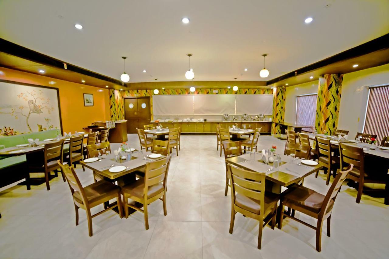 Hotel Clarks Collection Bhavnagar Buitenkant foto