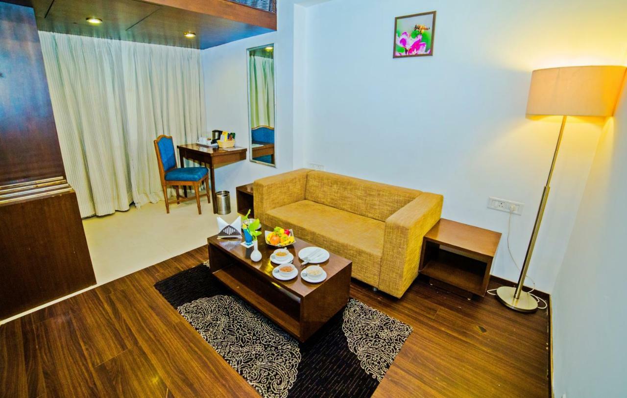 Hotel Clarks Collection Bhavnagar Buitenkant foto